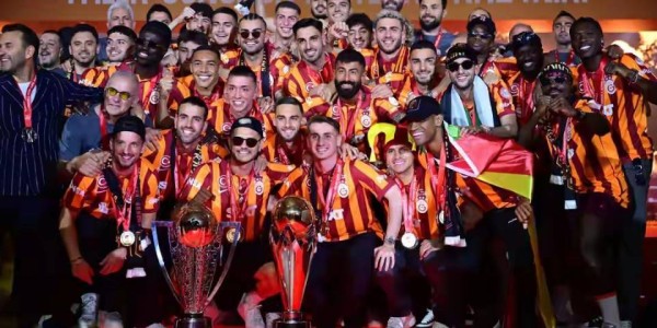 3连败丢10球+5000万水货压阵！穆帅若来利物浦，转会费砸多少才止血？