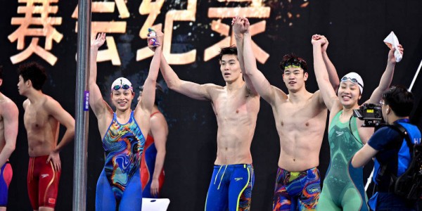 体坛联播｜那不勒斯三年两夺意甲冠军，维尔茨将加盟利物浦